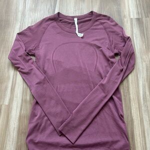 lululemon athletica Long Sleeve Tee in Mauve Plum